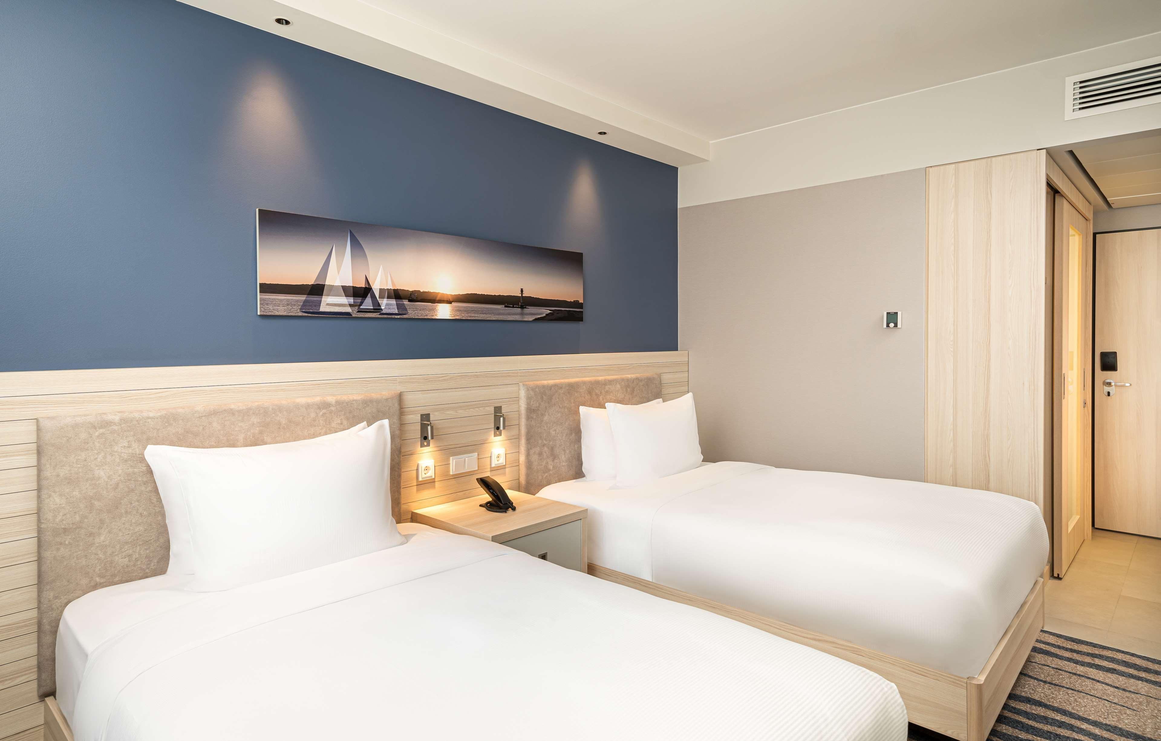Hampton By Hilton Kiel Hotel Bagian luar foto