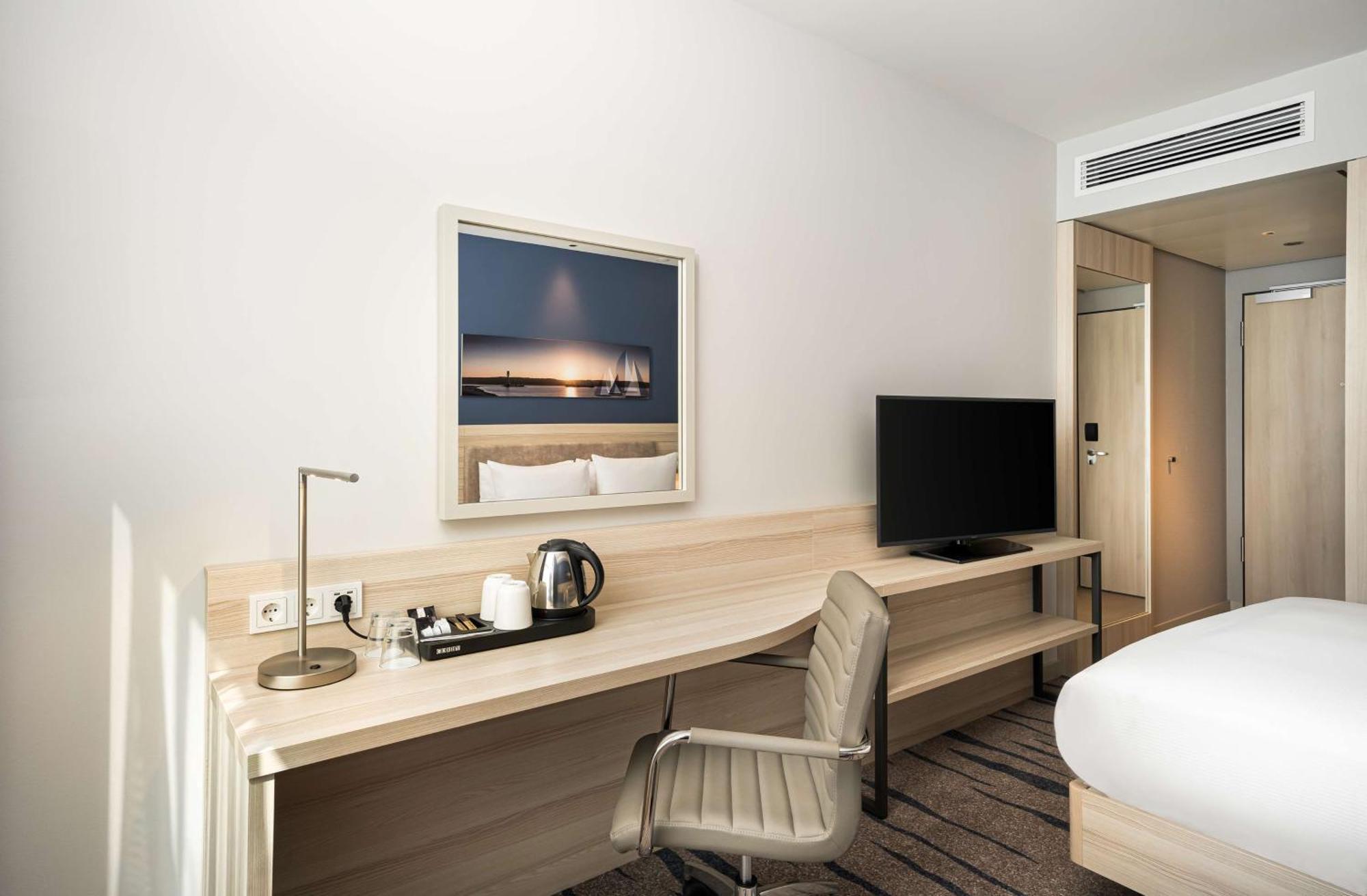 Hampton By Hilton Kiel Hotel Bagian luar foto