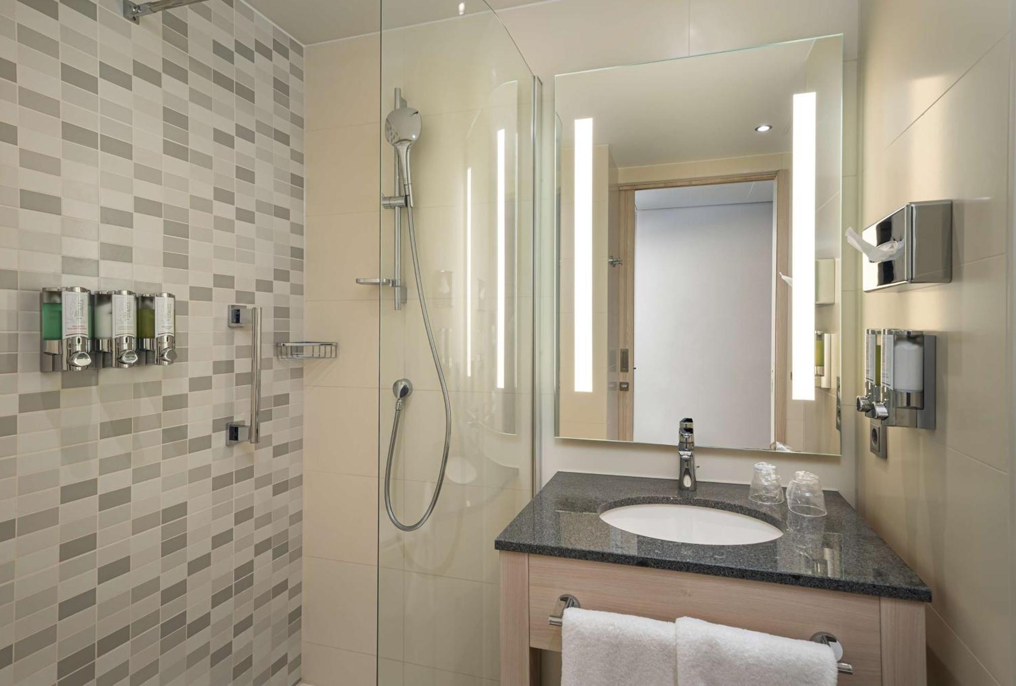 Hampton By Hilton Kiel Hotel Bagian luar foto