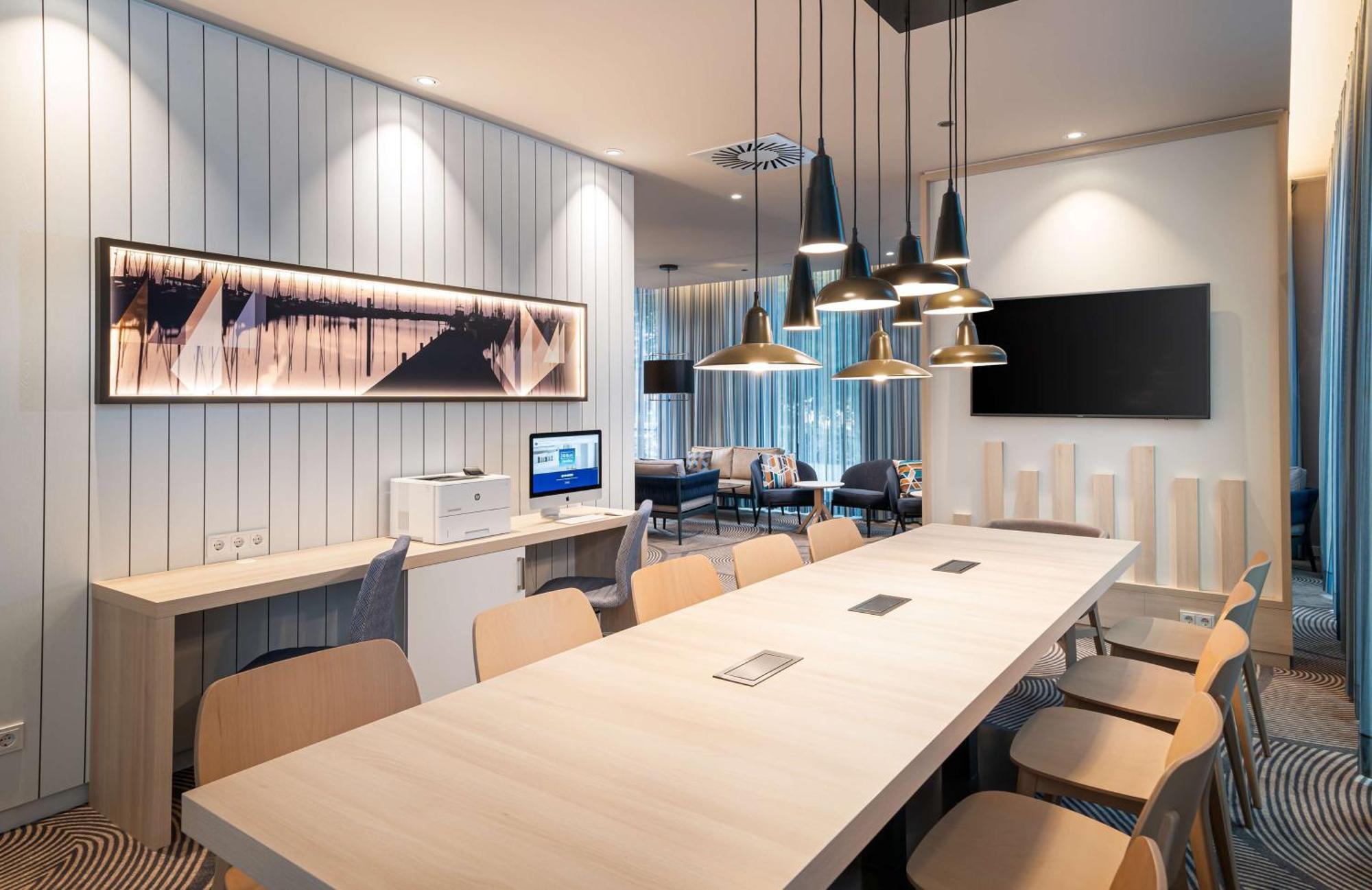 Hampton By Hilton Kiel Hotel Bagian luar foto