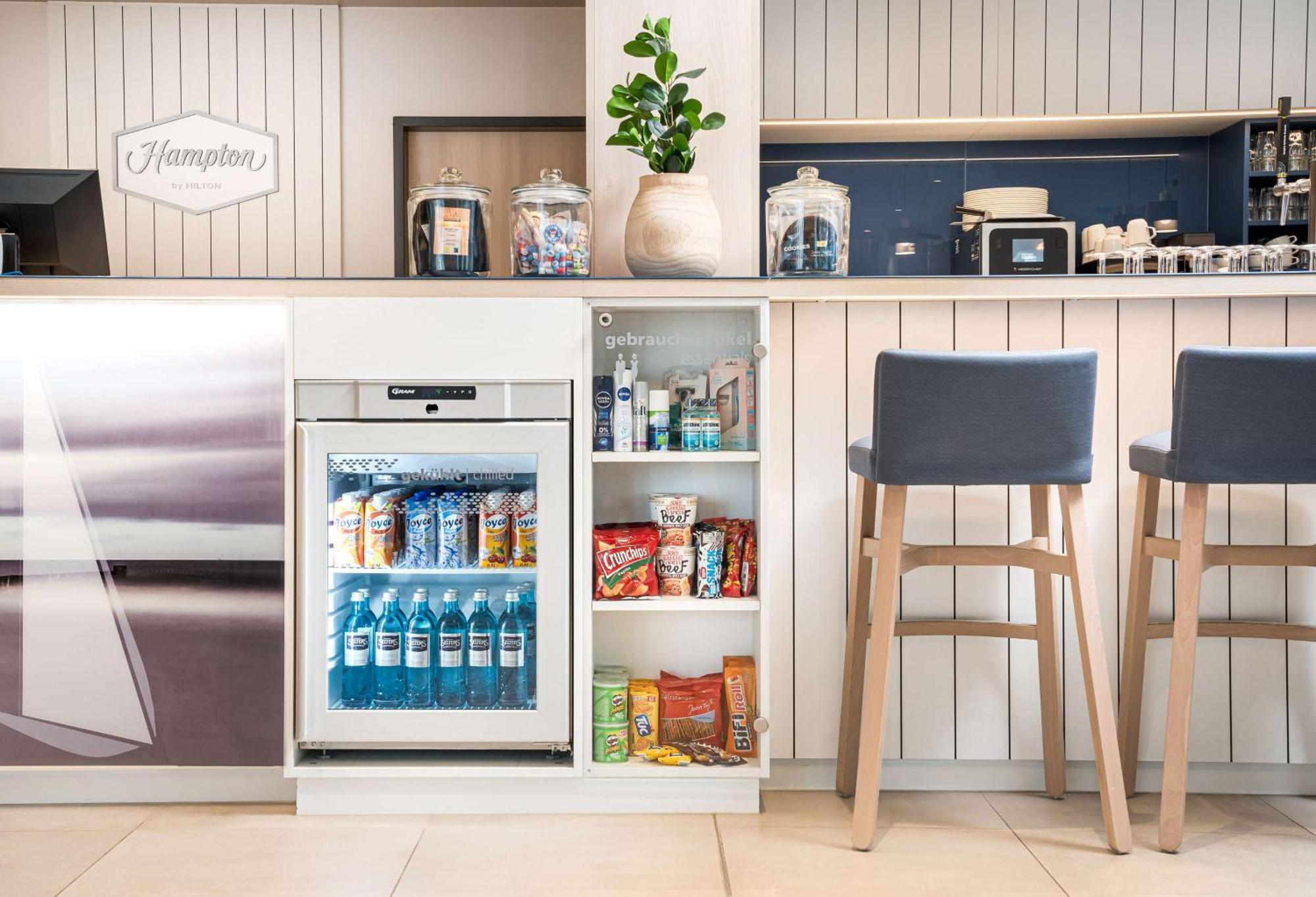 Hampton By Hilton Kiel Hotel Bagian luar foto