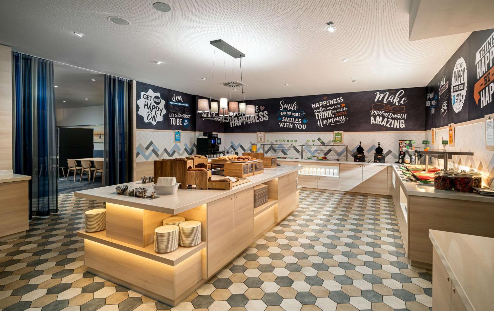Hampton By Hilton Kiel Hotel Bagian luar foto